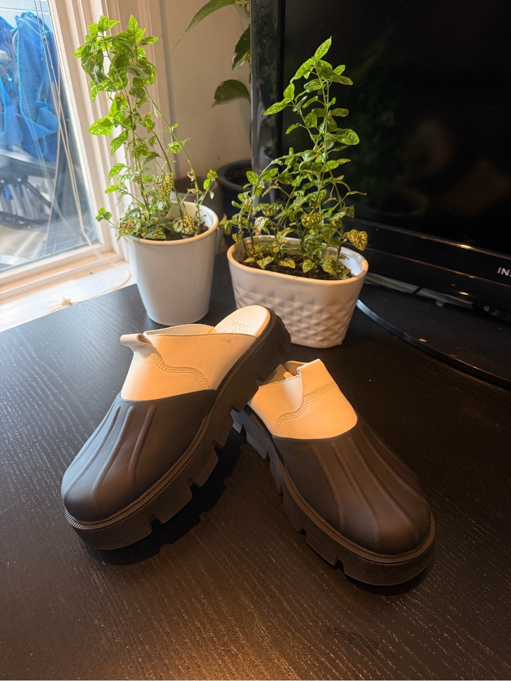 Sorel Two-Tone Waterproof Mule Clogs - Black & Cream